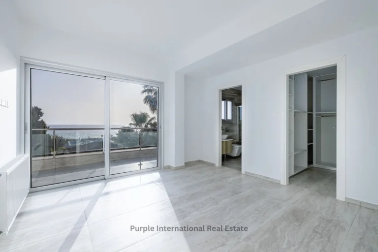 5 Bedroom House for Sale in Kissonerga, Paphos District