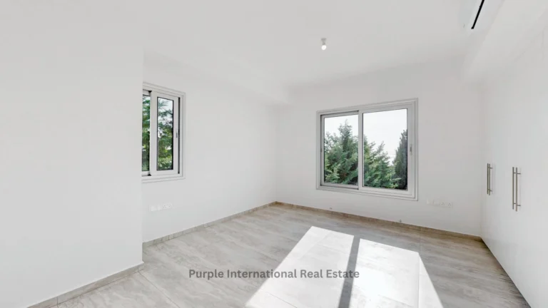 5 Bedroom House for Sale in Kissonerga, Paphos District