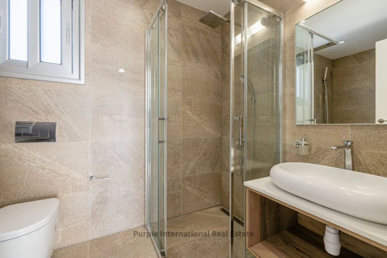 5 Bedroom House for Sale in Kissonerga, Paphos District
