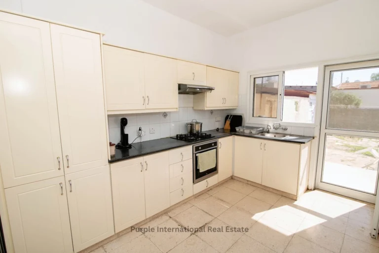 Cheap Houses and Villas for Sale Larnaca up to 300000 euro