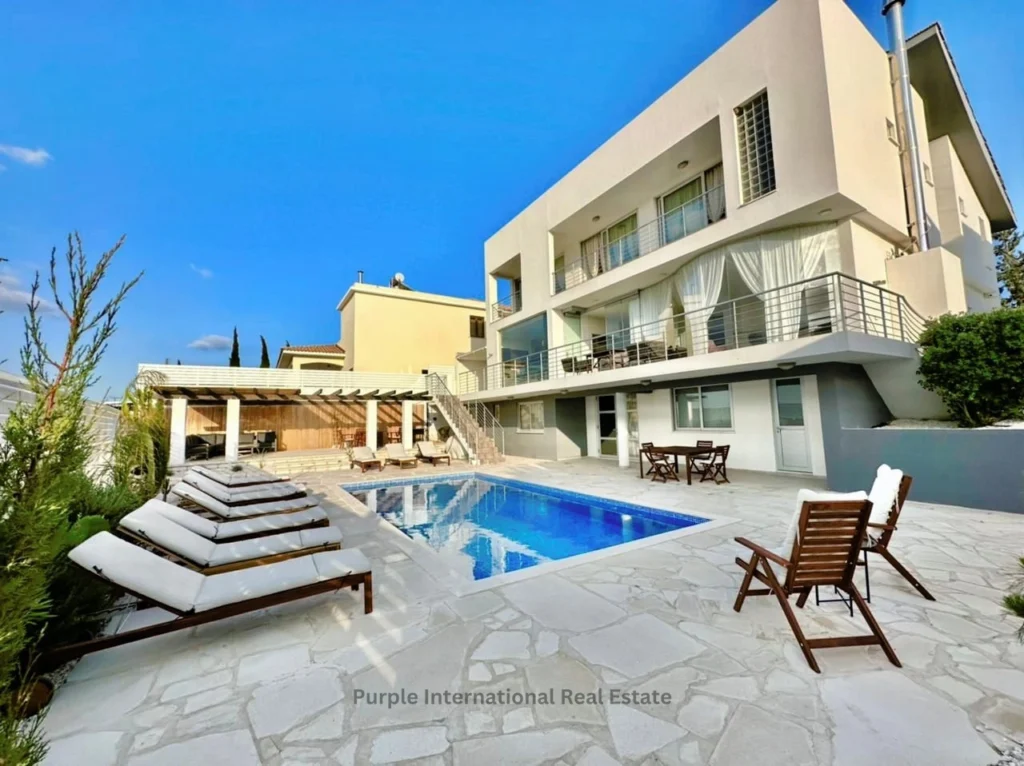 5 Bedroom House for Sale in Aradippou, Larnaca District