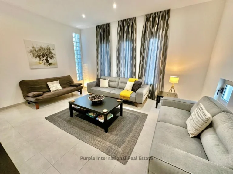 5 Bedroom House for Sale in Aradippou, Larnaca District
