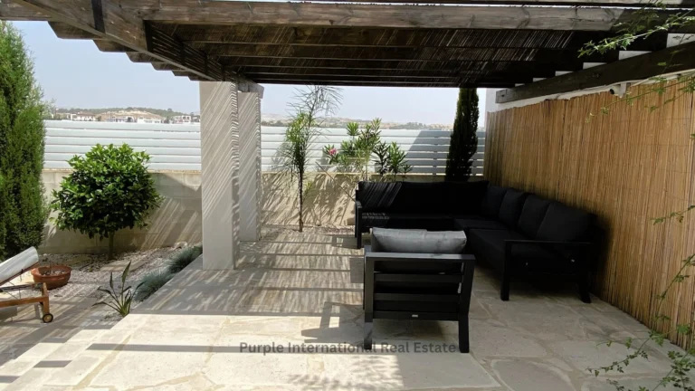 5 Bedroom House for Sale in Aradippou, Larnaca District