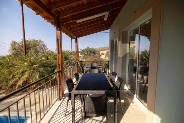 4 Bedroom House for Sale in Steni, Paphos District