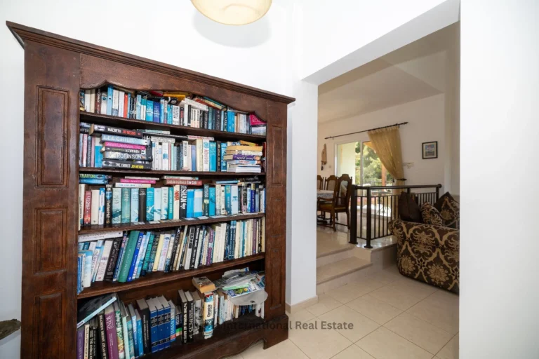 4 Bedroom House for Sale in Steni, Paphos District