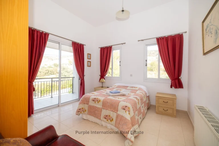 4 Bedroom House for Sale in Steni, Paphos District