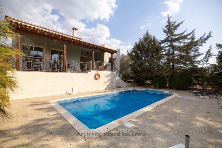 4 Bedroom House for Sale in Steni, Paphos District