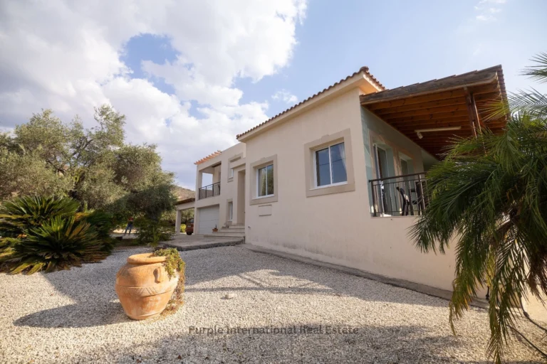 4 Bedroom House for Sale in Steni, Paphos District