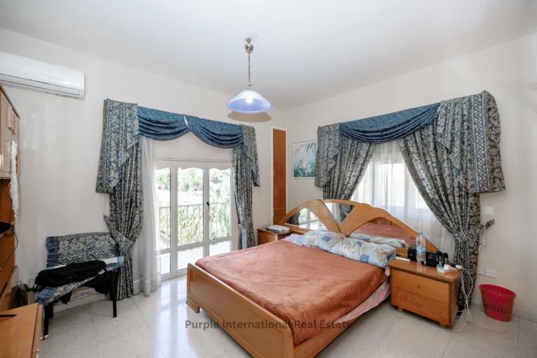 4 Bedroom House for Sale in Aradippou, Larnaca District