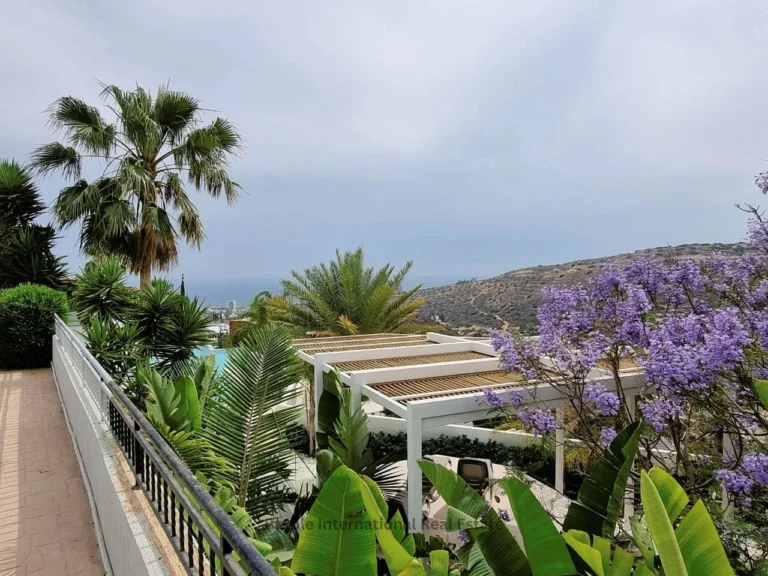 3 Bedroom House for Sale in Agios Tychonas, Limassol District