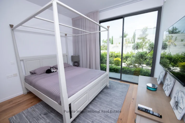 5 Bedroom House for Sale in Armou, Paphos District