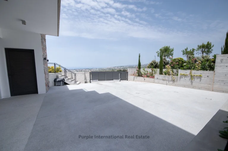 5 Bedroom House for Sale in Armou, Paphos District