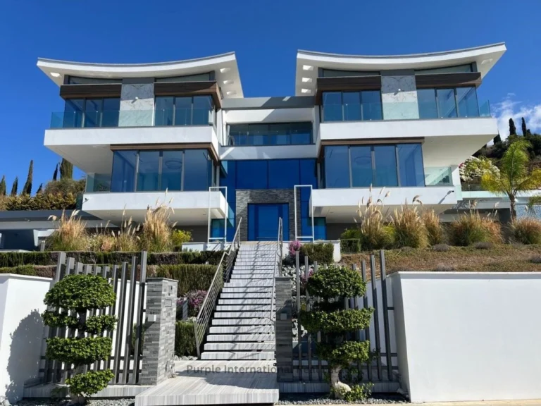 540m² House for Sale in Peyia, Paphos District