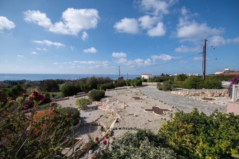 4 Bedroom House for Sale in Sea Caves, Paphos District