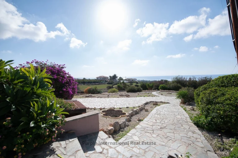 4 Bedroom House for Sale in Sea Caves, Paphos District