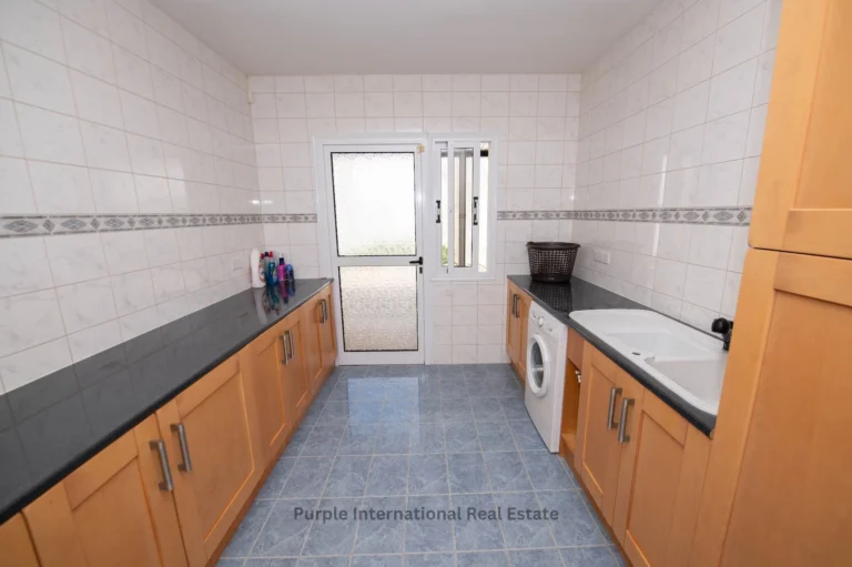 4 Bedroom House for Sale in Sea Caves, Paphos District