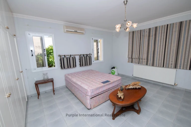 4 Bedroom House for Sale in Sea Caves, Paphos District