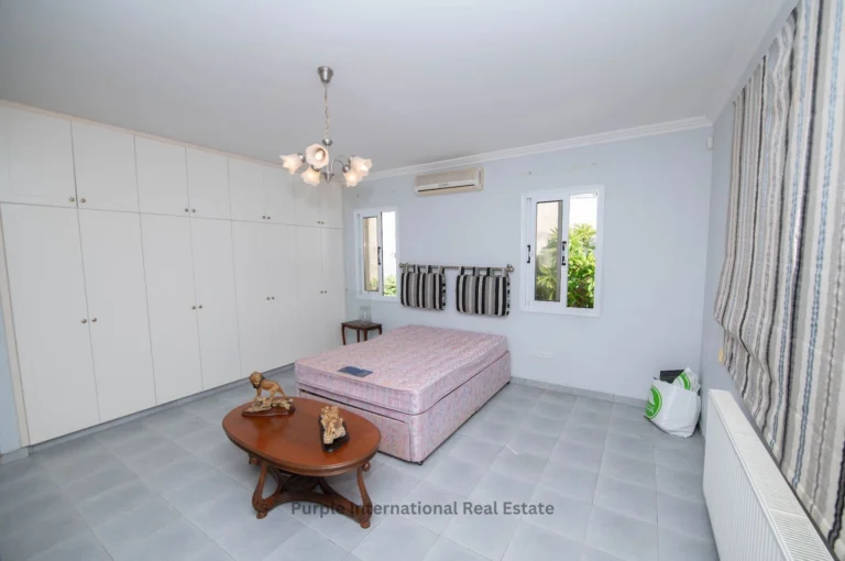 4 Bedroom House for Sale in Sea Caves, Paphos District