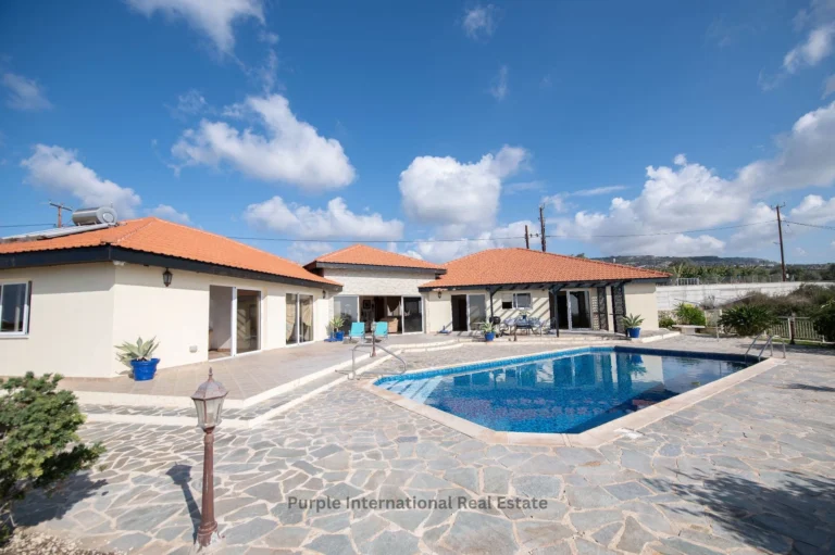 4 Bedroom House for Sale in Sea Caves, Paphos District