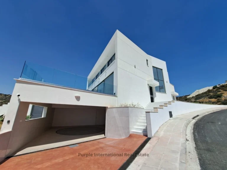 737m² House for Sale in Agios Tychonas, Limassol District