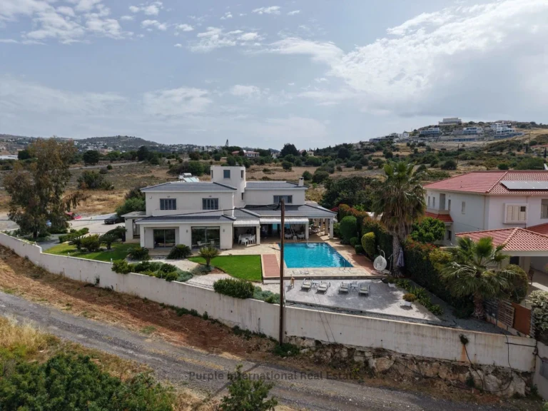 420m² House for Sale in Konia, Paphos District