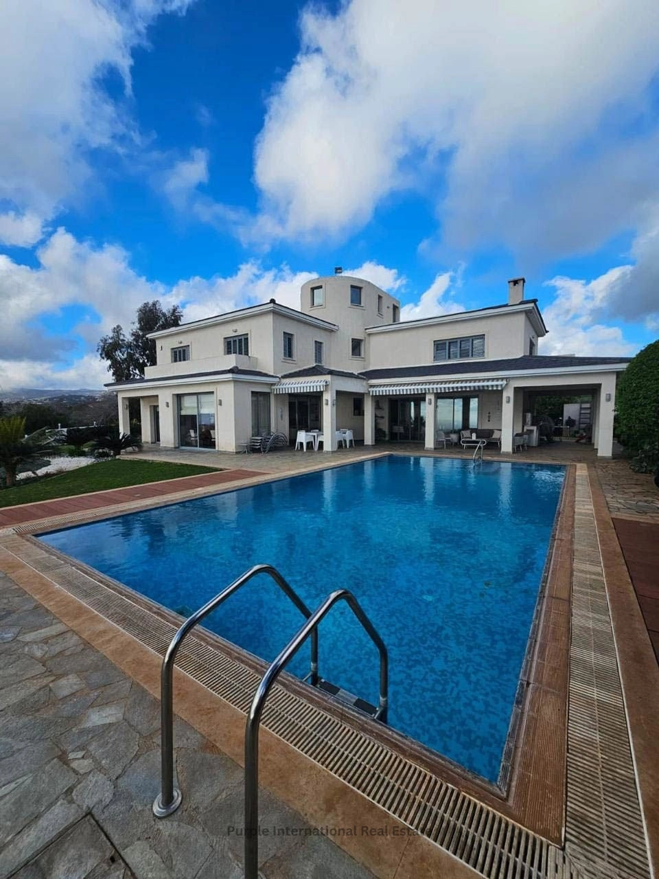 420m² House for Sale in Konia, Paphos District