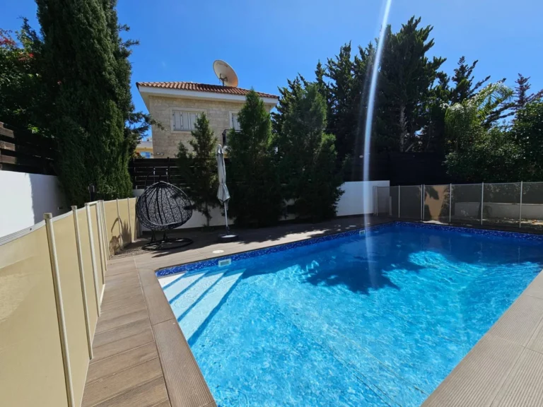 5 Bedroom House for Sale in Parekklisia Tourist Area, Limassol District