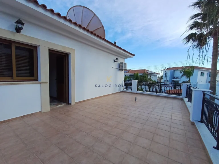 5 Bedroom House for Sale in Oroklini, Larnaca District