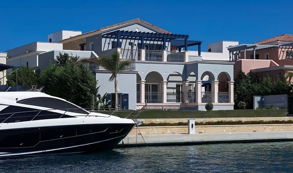 4 Bedroom House for Sale in Limassol – Marina