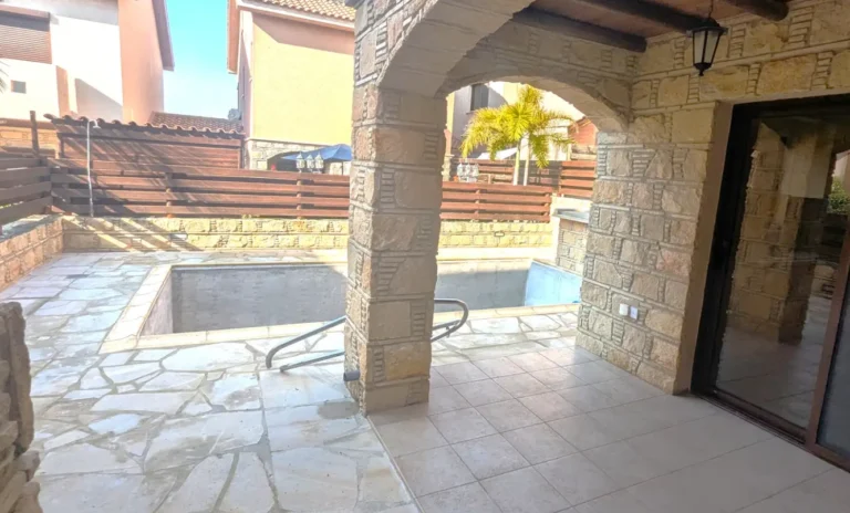 3 Bedroom House for Sale in Kolossi, Limassol District