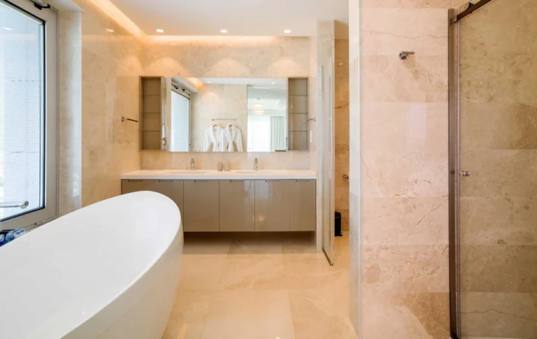 4 Bedroom Apartment for Rent in Parekklisia Tourist Area, Limassol District