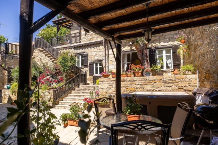 3 Bedroom House for Sale in Tochni, Larnaca District