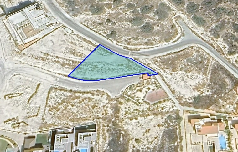 978m² Plot for Sale in Agios Tychonas, Limassol District