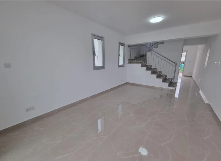 4 Bedroom House for Sale in Tombs Of the Kings, Paphos District