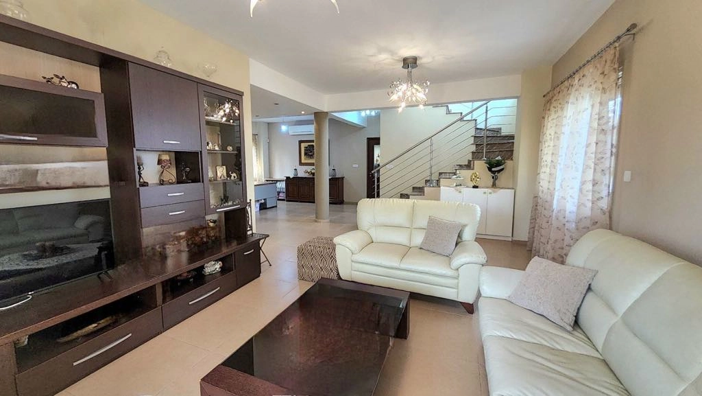 4 Bedroom House for Sale in Ypsonas, Limassol District