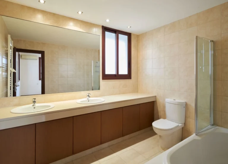 5 Bedroom House for Sale in Strovolos, Nicosia District