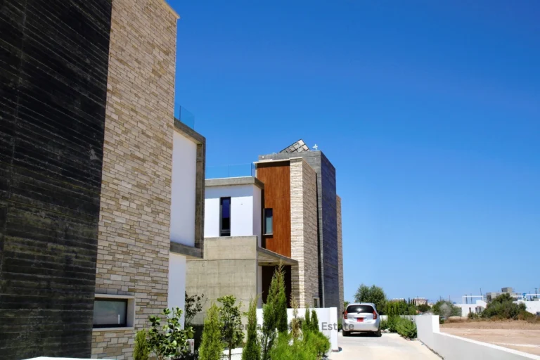 4 Bedroom House for Sale in Peyia, Paphos District