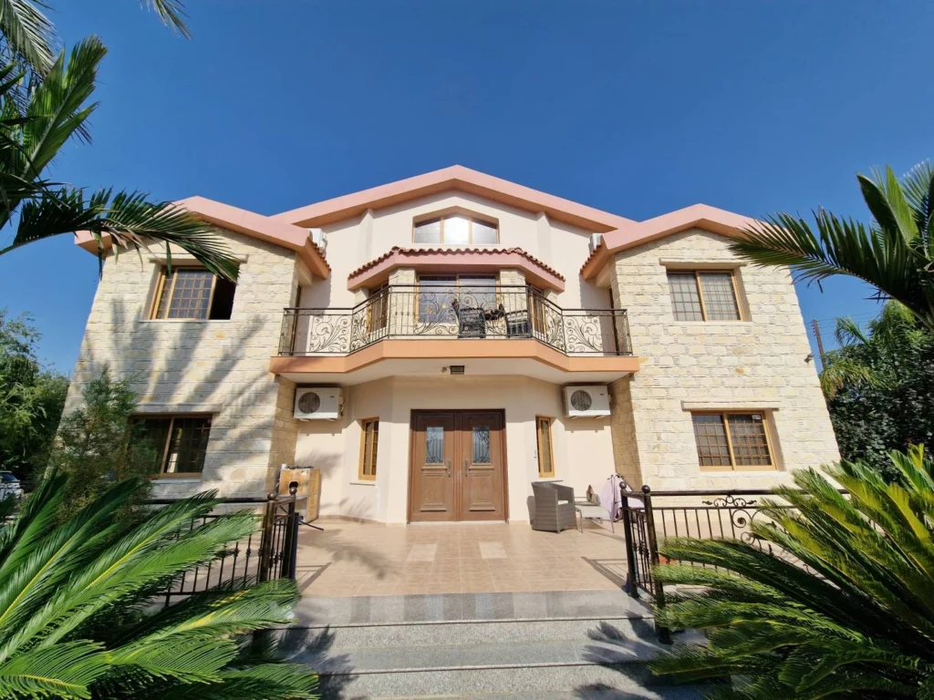 5 Bedroom House for Sale in Pyrgos Lemesou, Limassol District