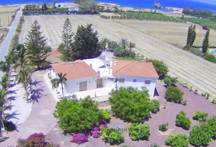 3 Bedroom House for Sale in Sea Caves, Paphos District