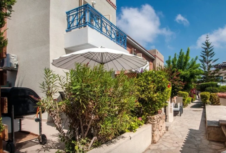 3 Bedroom House for Sale in Paphos – Universal