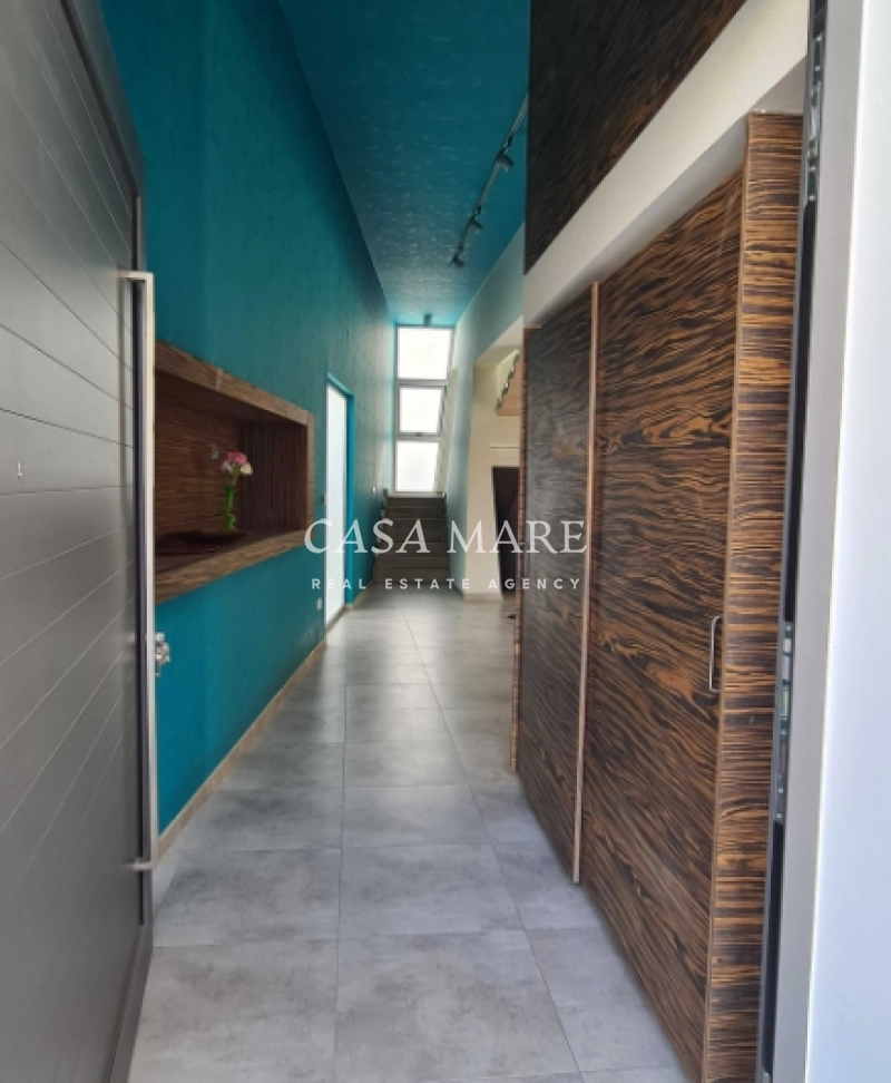 6+ Bedroom House for Sale
