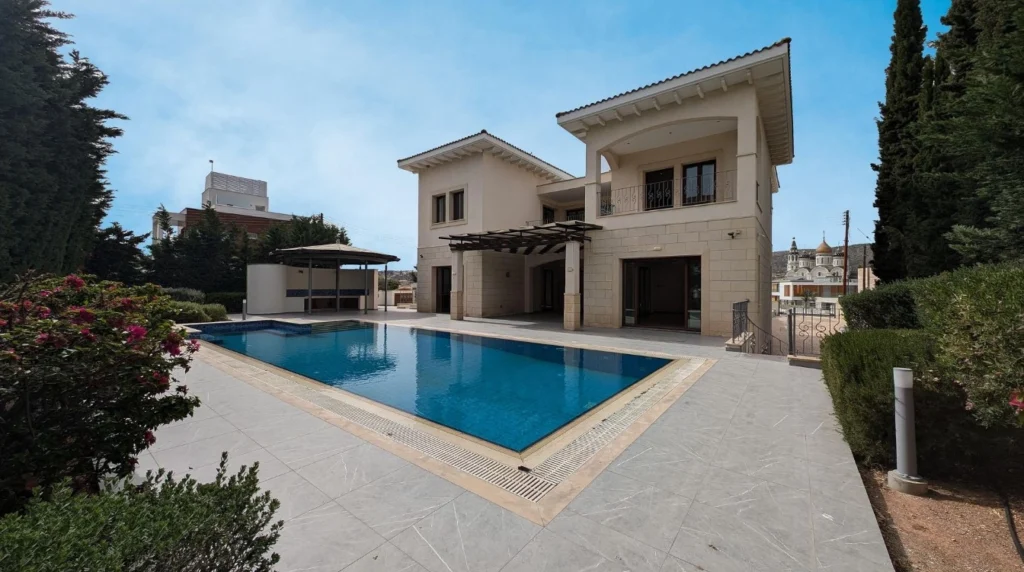 5 Bedroom House for Sale in Kalogiroi, Limassol District