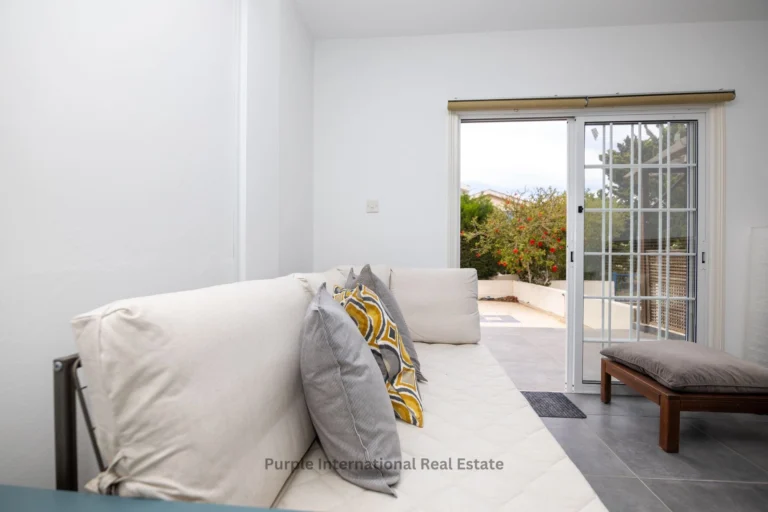 2 Bedroom House for Sale in Pervolia Larnacas