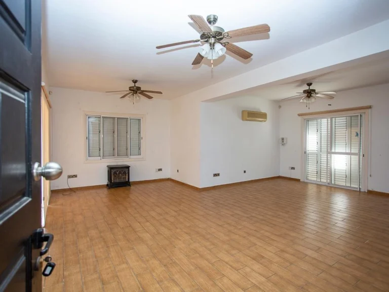 Cheap Houses and Villas for Sale Paphos up to 300000 euro
