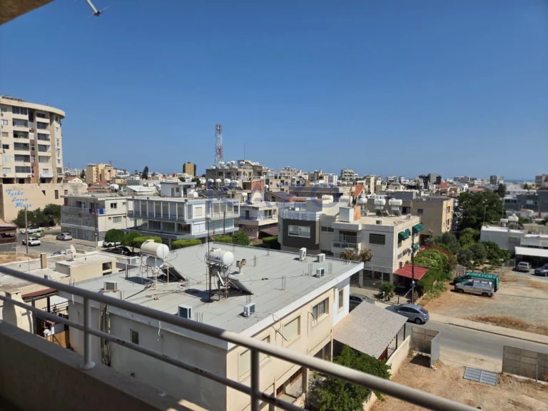 100m² Office for Rent in Limassol District