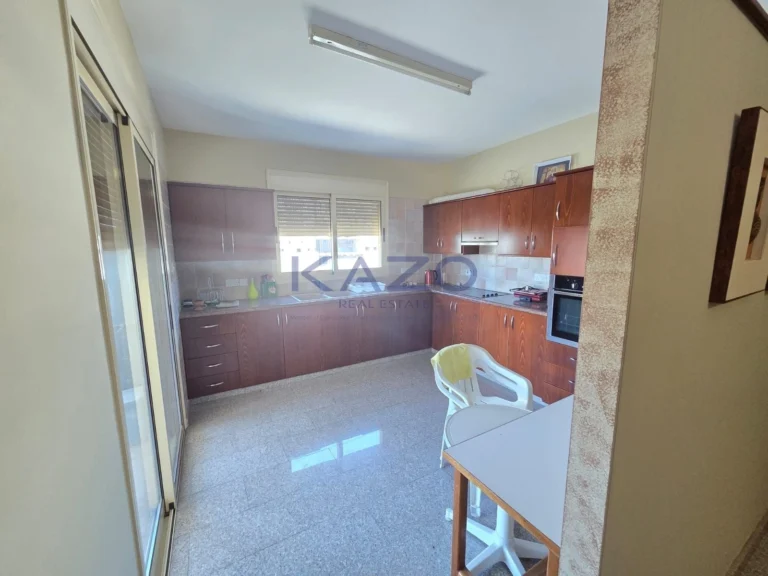 100m² Office for Rent in Limassol District