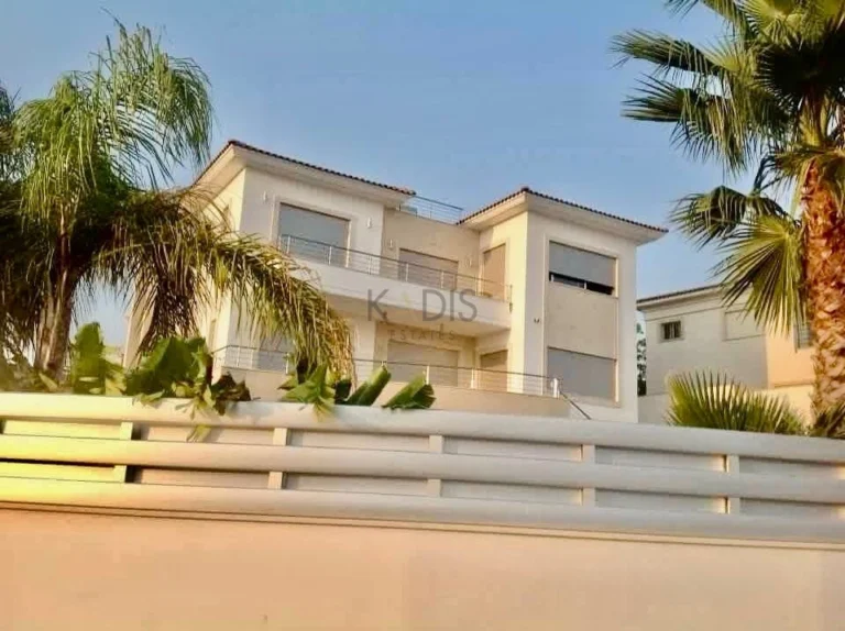 5 Bedroom House for Sale in Agios Tychonas, Limassol District
