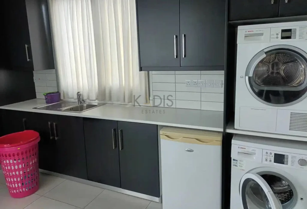 3 Bedroom House for Sale in Strovolos, Nicosia District