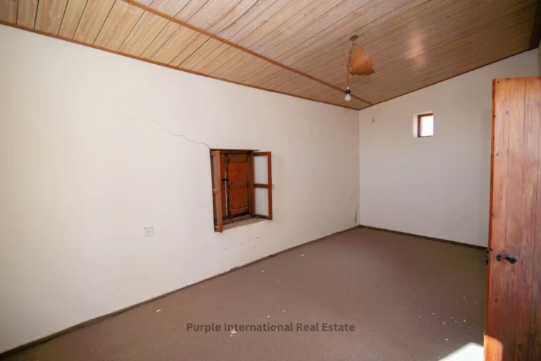 Cheap Houses and Villas for Sale Larnaca up to 200000 euro