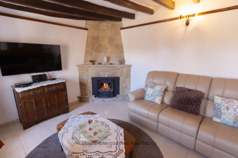 2 Bedroom House for Sale in Tochni, Larnaca District